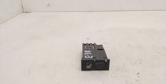 BMW 7 E38 Seat heating switch 61318352259 459500 03055000