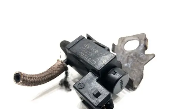 BMW X6 F16 Fuel pressure regulator 70231800