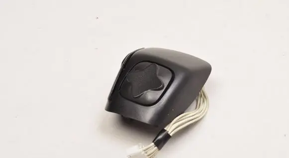 Volvo V70 Steering wheel buttons/switches 8685489