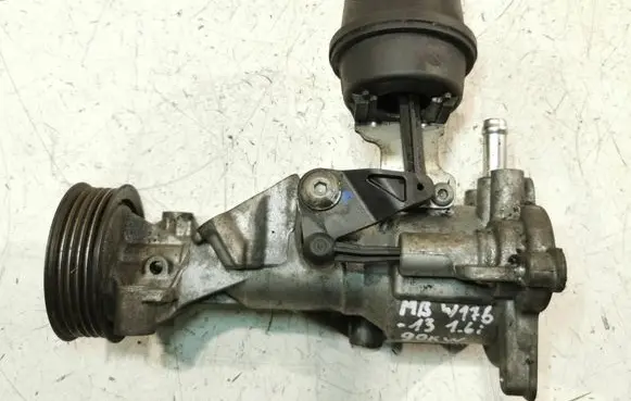 Mercedes-Benz A W176 Water pump A2702000801