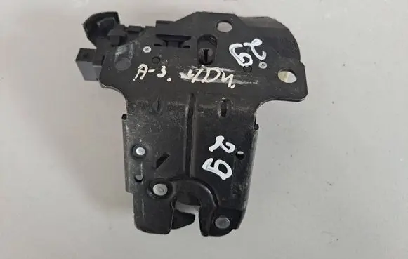 Audi A3 S3 A3 Sportback 8P Tailgate/trunk/boot lock/catch/latch 8P4827505B