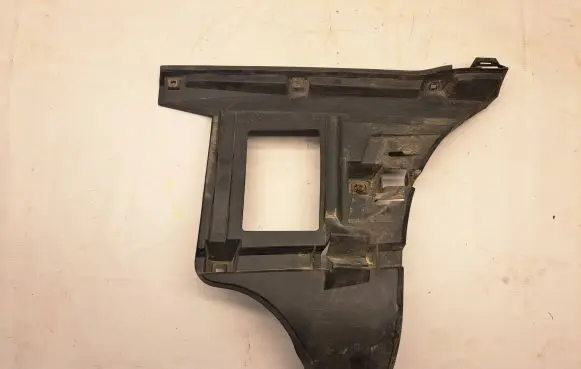 Volvo XC70 Rear bumper mounting bracket 8648150