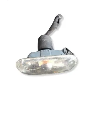 Audi A4 S4 B7 8E 8H Front fender indicator light 8E0949127