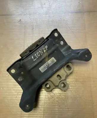 Seat Leon (5F) Gearbox mount 5Q0199555 03112014 X44AVP1F101D