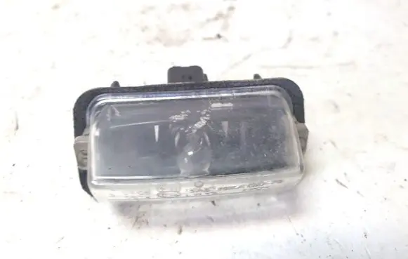 Toyota Avensis T270 Number plate light