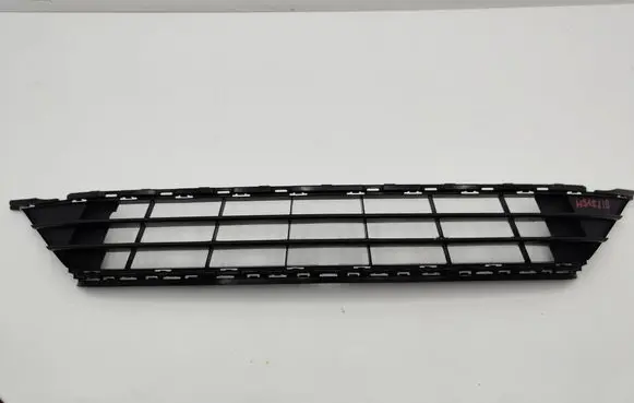 Volkswagen PASSAT B8 Front bumper lower grill 3G0807677C