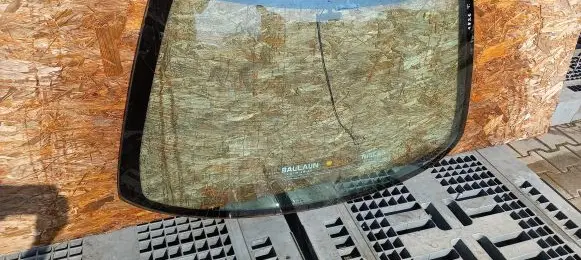 Nissan Almera Tino Front vent window/glass (coupe) 