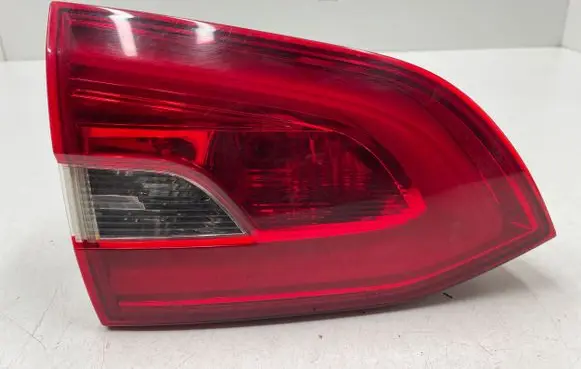 Peugeot 308 Tailgate rear/tail lights E213034