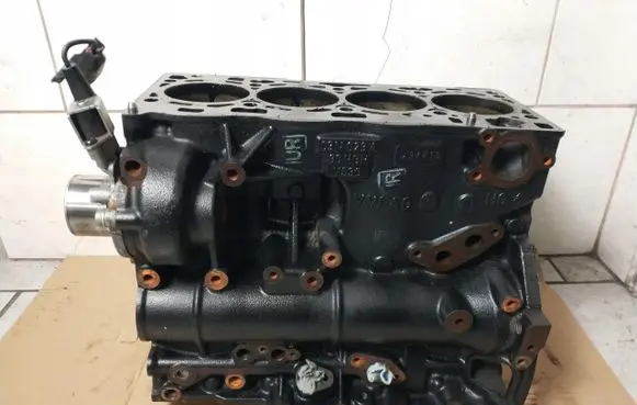 Audi A4 S4 B9 8W Engine block DETA