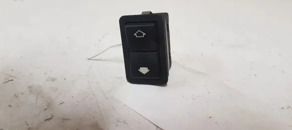 BMW 5 E39 Electric window control switch 8368974