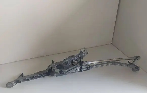 Mercedes-Benz C W204 Front wiper linkage and motor 3397021440 1397220666