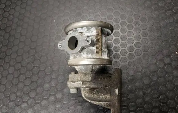 Audi A6 S6 C5 4B EGR valve 078131101N 3039203978