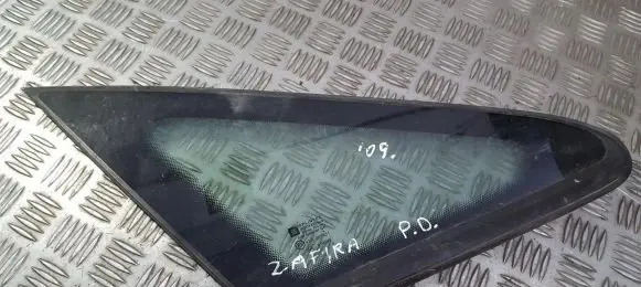 Opel Zafira B Front triangle window/glass 