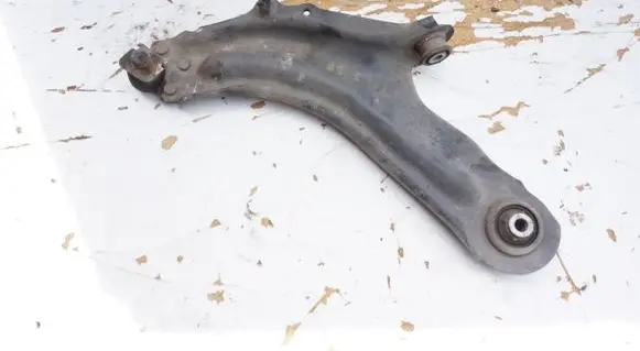 Renault Kangoo II Front lower control arm/wishbone