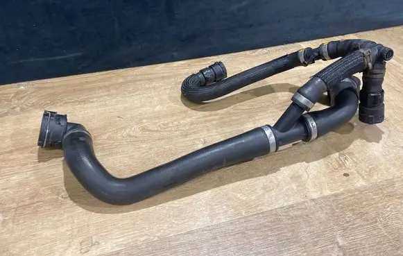 Land Rover Discovery Sport Engine coolant pipe/hose GJ328260AA