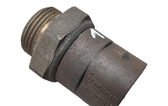 Volkswagen Golf IV Coolant temperature sensor 867959481