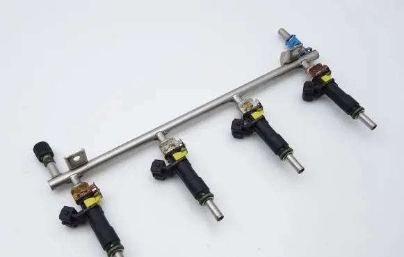 Opel Zafira B Fuel main line pipe 55353806