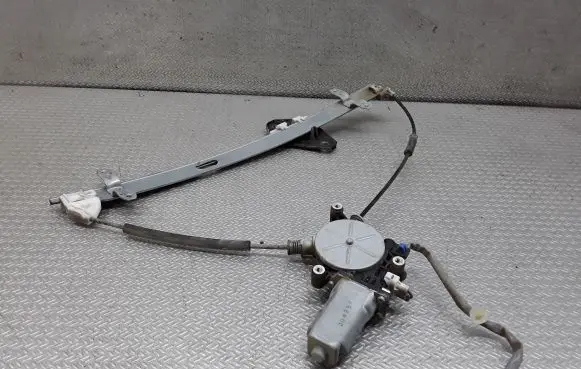 Honda CR-V Front door window regulator with motor