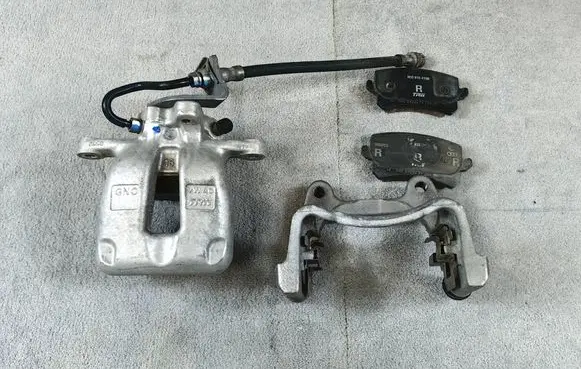 Volkswagen PASSAT CC Rear brake caliper 3C0615403B 3AA615425B