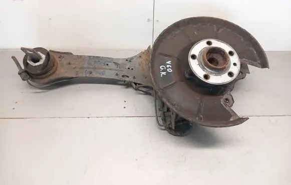 Rear wheel hub