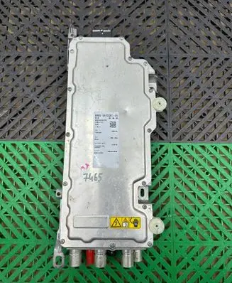 Voltage converter inverter
