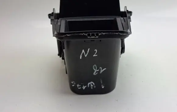 Mercedes-Benz A W176 Center console A1766804600 1326979A