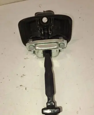 Dacia Sandero III Rear door check strap stopper 824308415R
