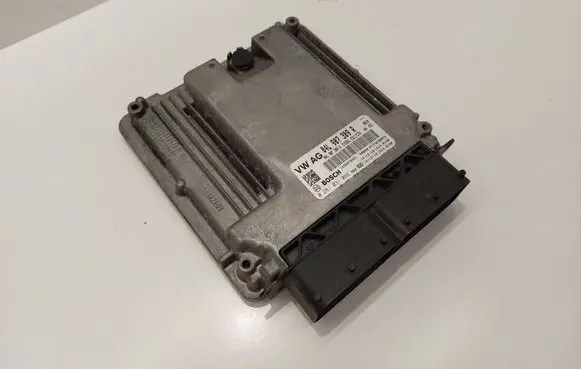 Volkswagen PASSAT B8 Engine control unit/module 04L907309R