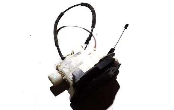 Seat Altea XL Rear door lock 5P0839011
