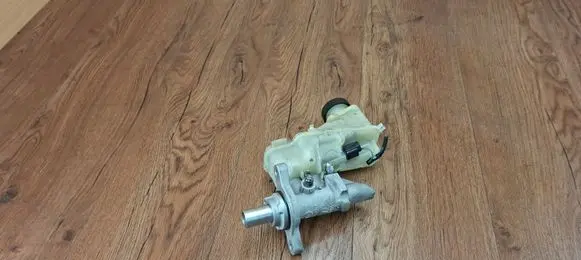 Renault Megane IV Master brake cylinder 460113196R 460913217R