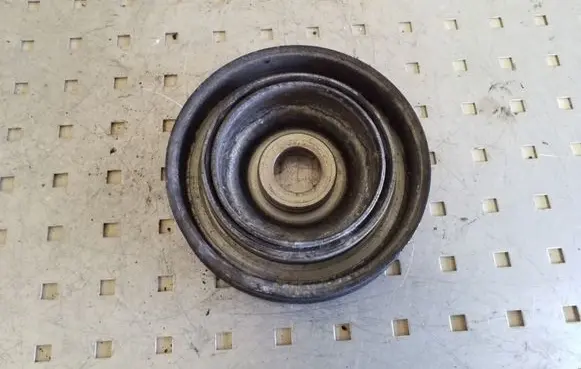 Peugeot 5008 Crankshaft pulley 9681640880