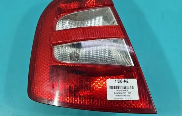 Skoda Fabia Mk1 (6Y) Rear/tail lights 6Y6945111B IMPRK1536442