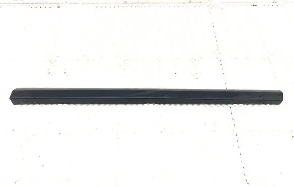 Volvo V70 Front door trim (molding) 39885604