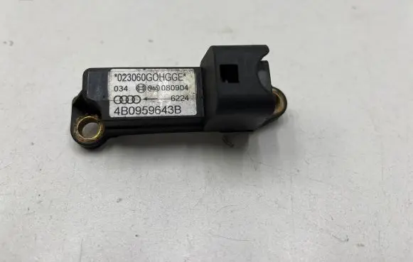 Audi A6 S6 C5 4B Airbag deployment crash/impact sensor 4B0959643B 080904 023060G0HGGE