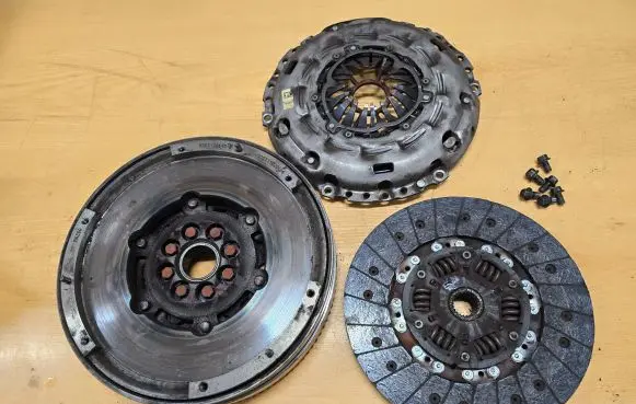 Mazda CX-7 Clutch set kit R2A116610B 100311020A R21A16410A