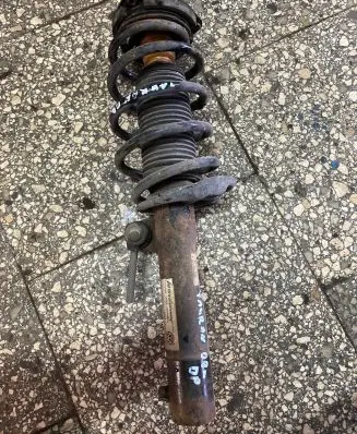 Volkswagen Touran I Front shock absorber/damper