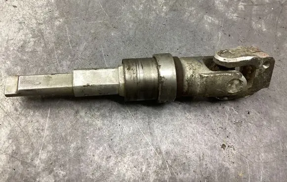 Volvo V70 Steering column universal joint
