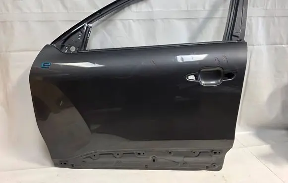 Citroen C4 III e-C4 Front door 9835013480