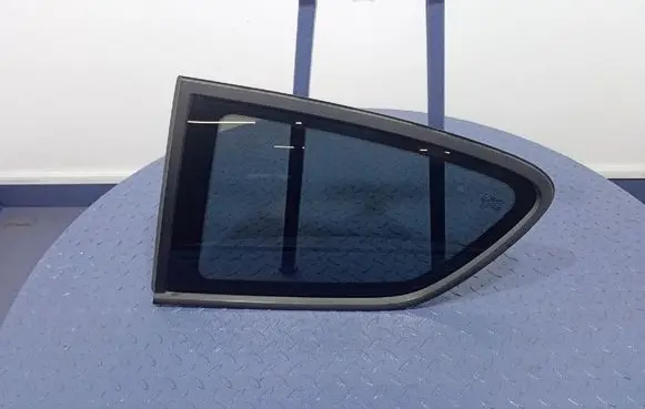 KIA Picanto Rear side window