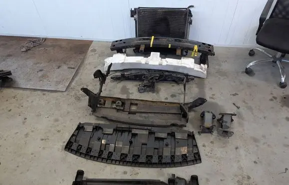 Nissan X-Trail T32 Radiator support slam panel