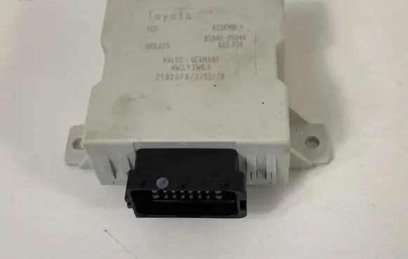 Toyota Avensis T250 Window wiper relay 8594005040