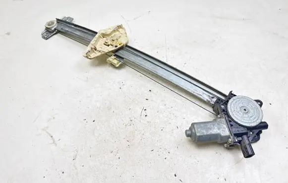Honda CR-V Front door window regulator with motor CM011980