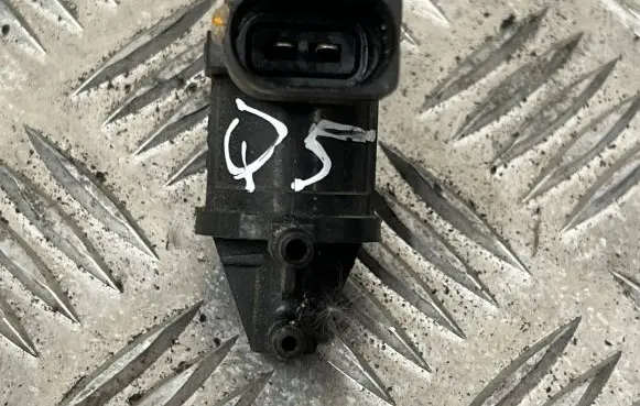 Audi Q5 SQ5 Turbo solenoid valve 1K0906283A