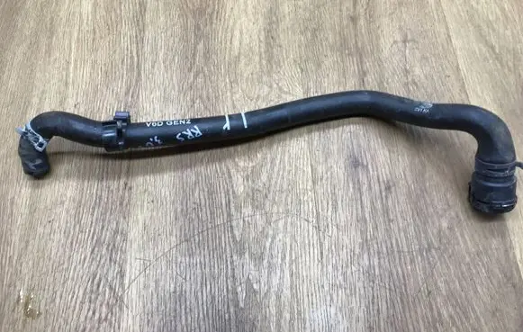 Land Rover Range Rover Sport L494 Engine coolant pipe/hose FPLA7752CA