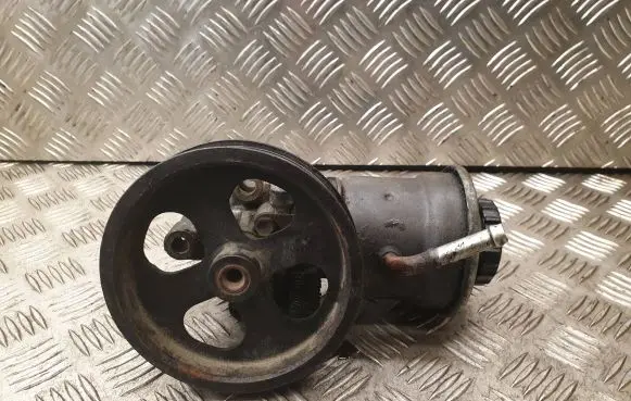 Toyota Corolla Verso AR10 Power steering pump