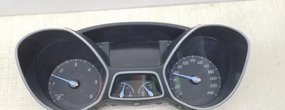 Ford Focus Speedometer (instrument cluster) 2182029