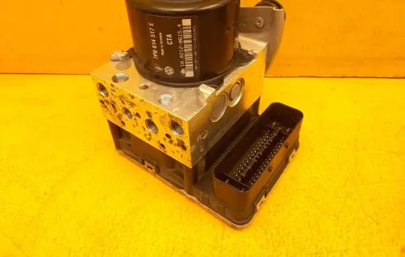 Porsche Cayenne (92A) ABS Pump 7P0907379E