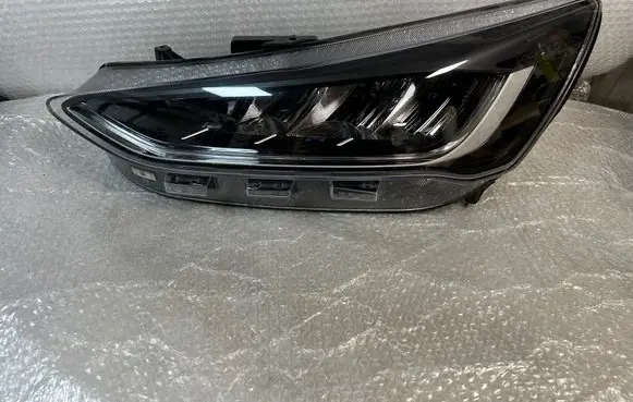 Ford Focus Headlight/headlamp nx7b-13e015-cd