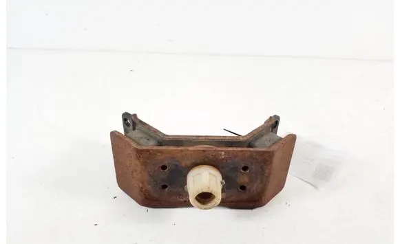 Toyota Hilux (AN10, AN20, AN30) Engine mount bracket 12371-0L080