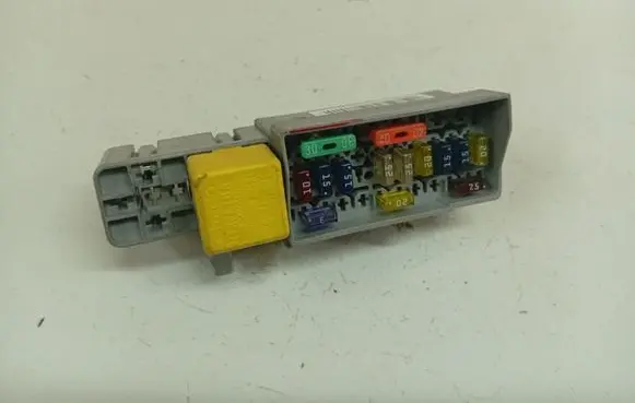 Renault Megane II Fuse box set 13251